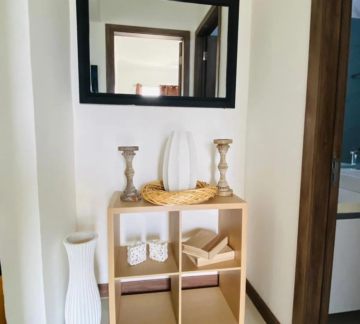 Metcalfe Two Bedroom Suite Kingston 0*,  Giamaica