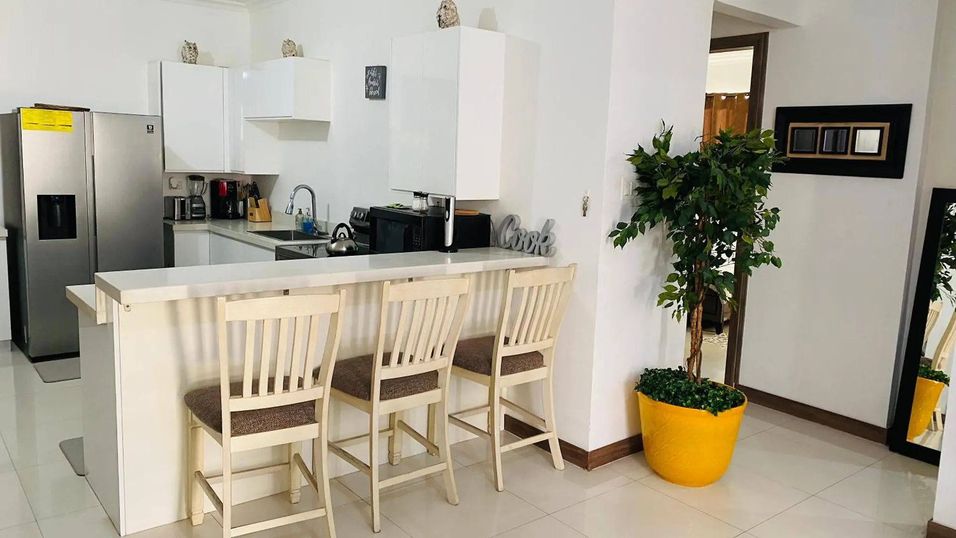 Metcalfe Two Bedroom Suite Kingston 0*,  Giamaica